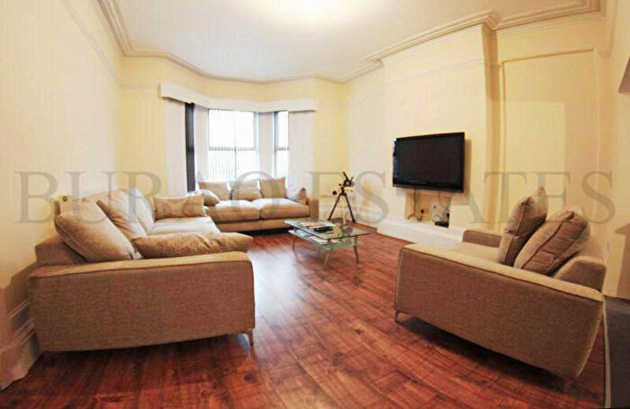 13 Bedroom Detached House To Rent In Mauldeth Road, Manchester Manchester, M20