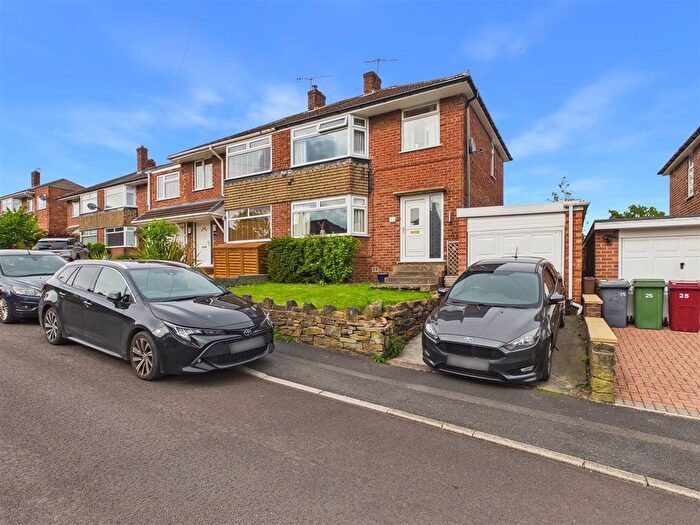3 Bedroom Semi-Detached House For Sale In Holborn Avenue, Dronfield, S18