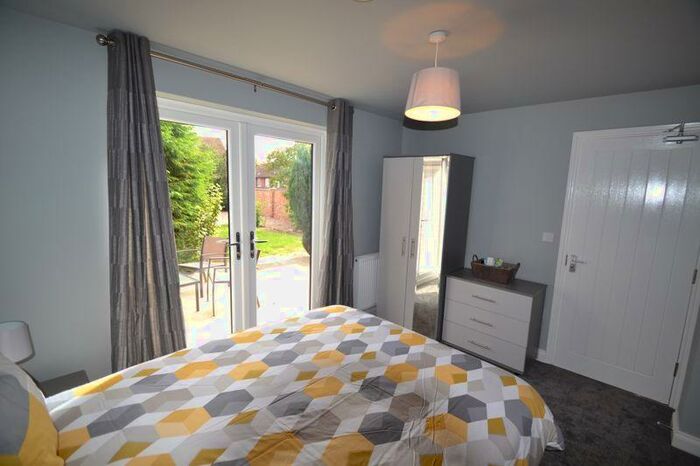 House Of Multiple Occupation To Rent In Bradford Walk, Corby, NN18