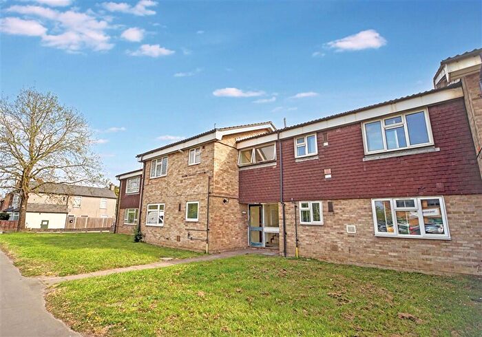 1 Bedroom Flat For Sale In Kingston Road, Leatherhead, KT22