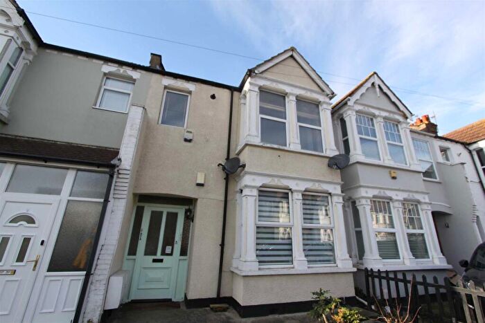 2 Bedroom Flat To Rent In Victoria Road, Southend On Sea, SS1