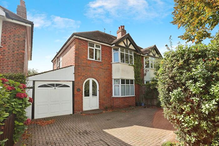 3 Bedroom Semi-Detached House For Sale In Dysart Road, Grantham, NG31
