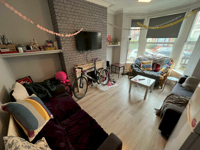 5 Bedroom Terraced House To Rent In Delph Mount, Leeds, West Yorkshire, LS6