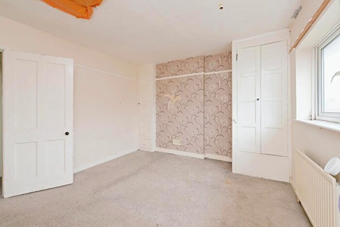 2 Bedroom Terraced House For Sale In Gladstone Road, Northampton, Northamptonshire, NN5