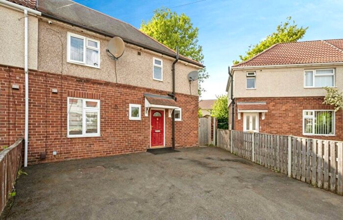 3 Bedroom Semi Detached House For Sale In Wolsey Avenue, Doncaster, South Yorkshire, DN2