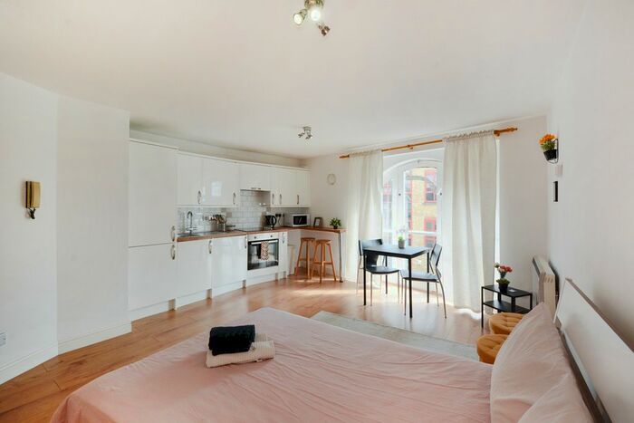 Studio To Rent In Melville Court, London, SE8