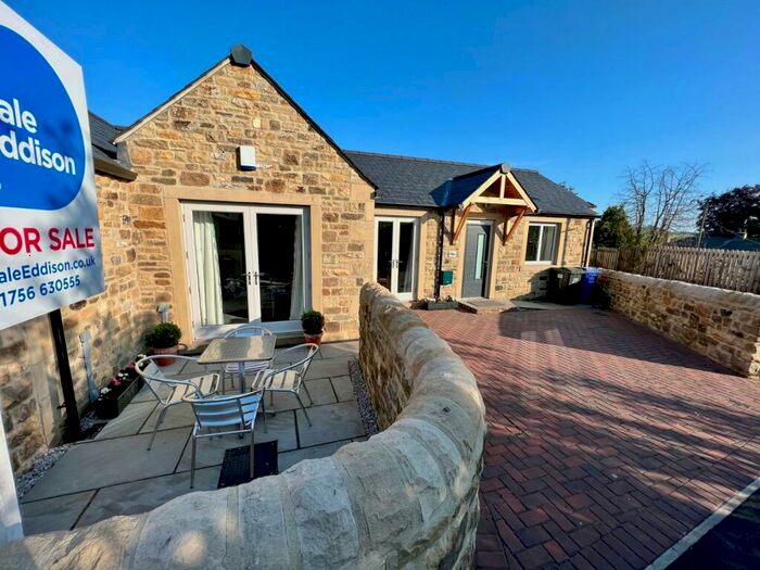 2 Bedroom Bungalow For Sale In Hardy Meadows, Grassington, Skipton, BD23