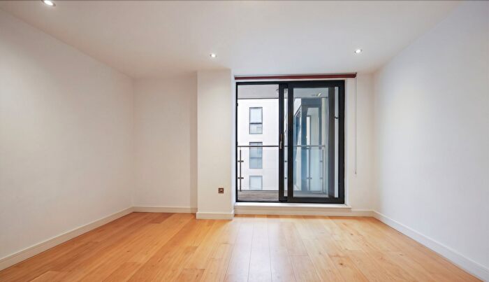 1 Bedroom Flat To Rent In Alie Street, Lattice House, E1