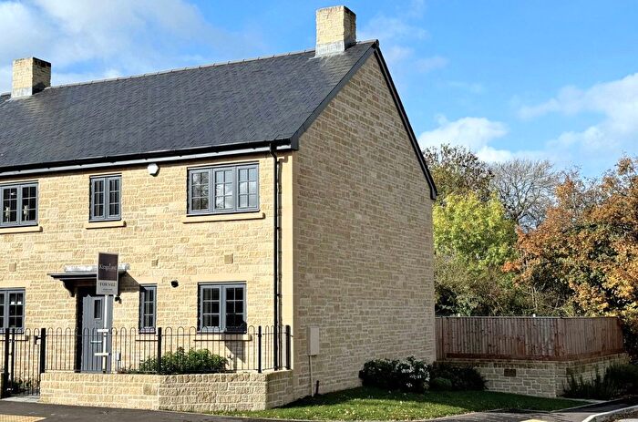 3 Bedroom Semi-Detached House For Sale In King Alfreds Drive, Wincanton, Somerset, BA9