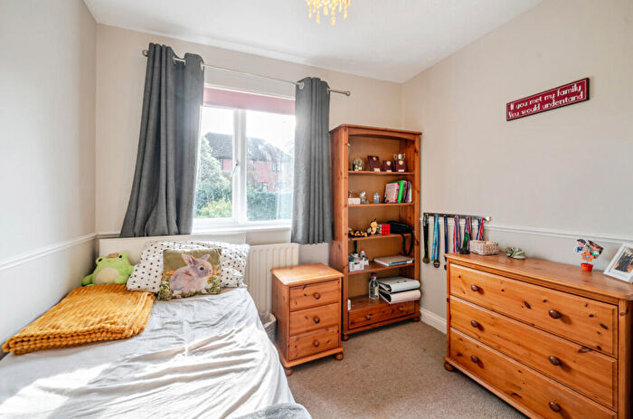 4 Bedroom Detached House For Sale In Throgmorton Road, Yateley, Hampshire, GU46