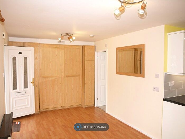 Studio To Rent In Hambledon Close, Uxbridge, UB8
