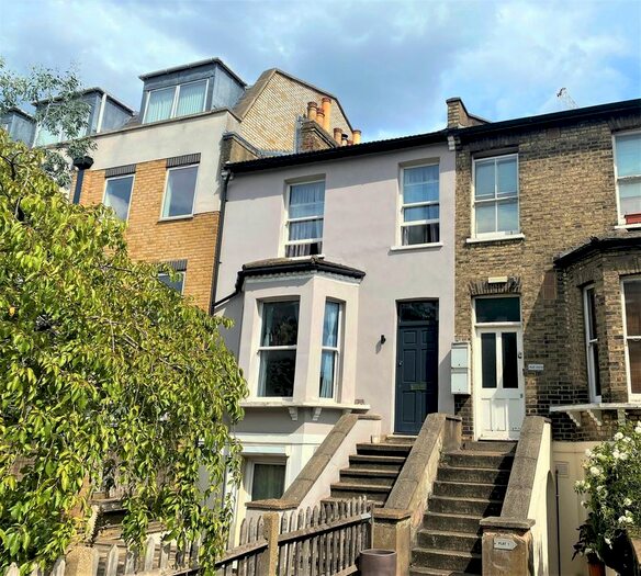 3 Bedroom Maisonette To Rent In Devonshire Road, Forest Hill, London, SE23