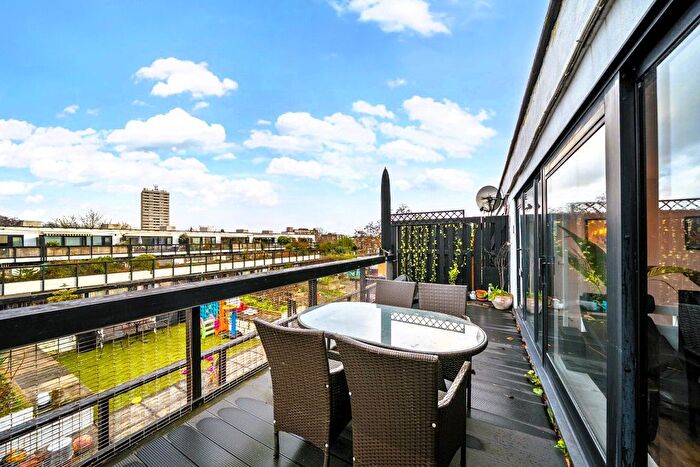 3 Bedroom Maisonette For Sale In Dunboyne Road, Belsize Park, London, NW3