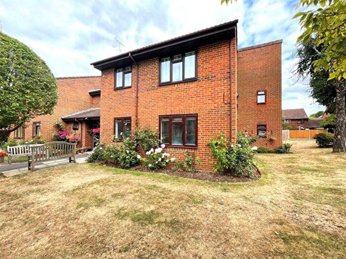 1 Bedroom Apartment To Rent In Tarragon Drive, Guildford, Surrey, GU2