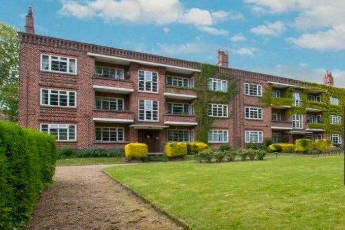 2 Bedroom Flat To Rent In Bedford Gardens, Luton, LU3