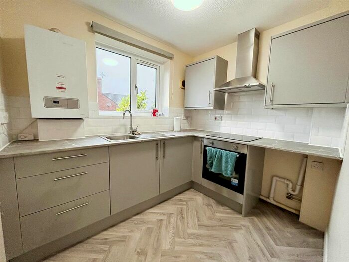 2 Bedroom Maisonette To Rent In Mountview Close, Mansfield, NG18