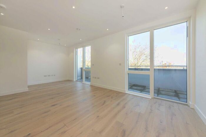 1 Bedroom Flat To Rent In Chiswick High Road, London, W4