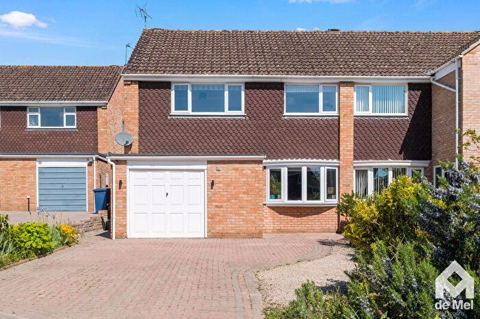 3 Bedroom Semi-Detached House For Sale In Delavale Road, Winchcombe, GL54