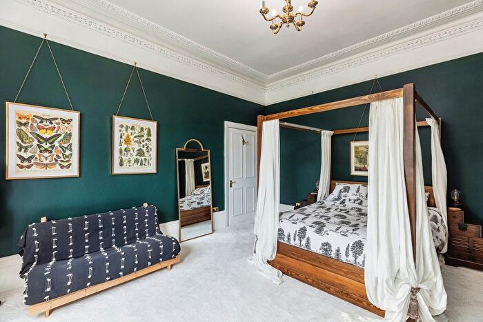 1 Bedroom Flat To Rent In South Norwood Hill, London, SE25