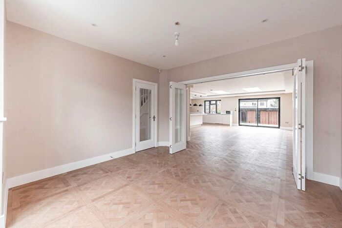 5 Bedroom Semi-detached House To Rent In Elm Drive, Harrow, HA2