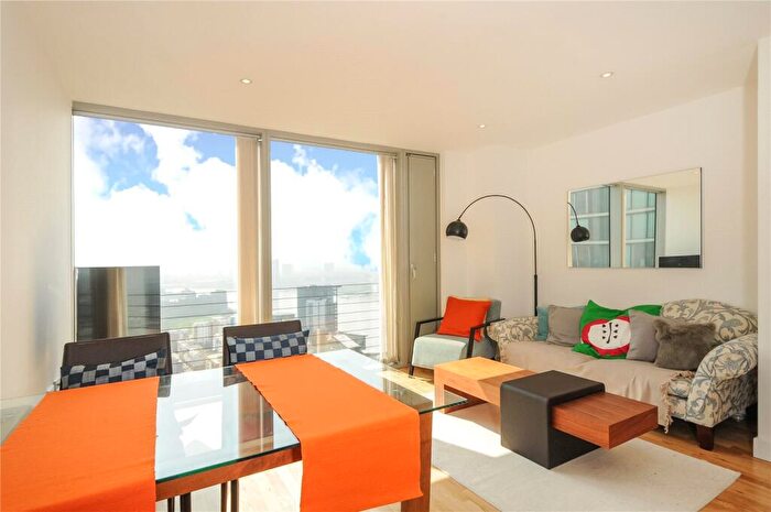 1 Bedroom Apartment To Rent In Landmark West Tower, Marsh Wall, London, E14