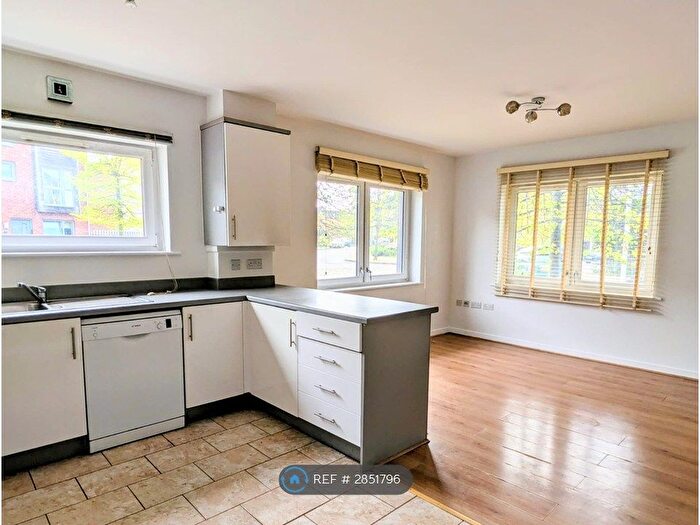 2 Bedroom Flat To Rent In Sympathy Vale, Dartford, DA1