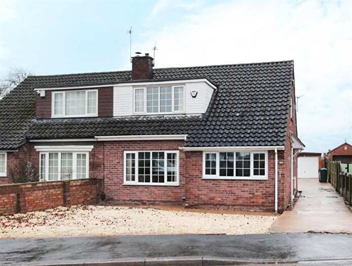 4 Bedroom Semi Detached House For Sale In Brook Way, Arksey, Doncaster, DN5