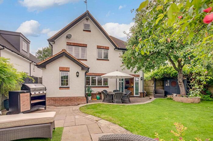 5 Bedroom Detached House For Sale In Bassetsbury Lane, High Wycombe, HP11