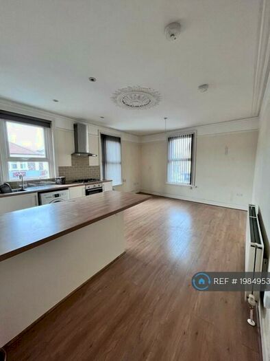 2 Bedroom Flat To Rent In Gloucester Road, Horfield, Bristol, BS7