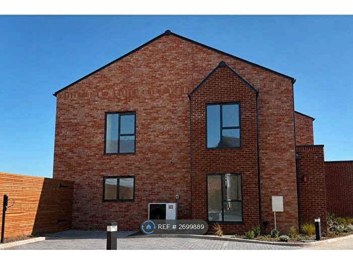3 Bedroom Detached House To Rent In West Bay Mews, Westgate-On-Sea, CT8