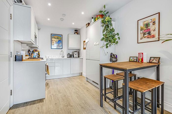 1 Bedroom Flat To Rent In Putney High Street, London, SW15