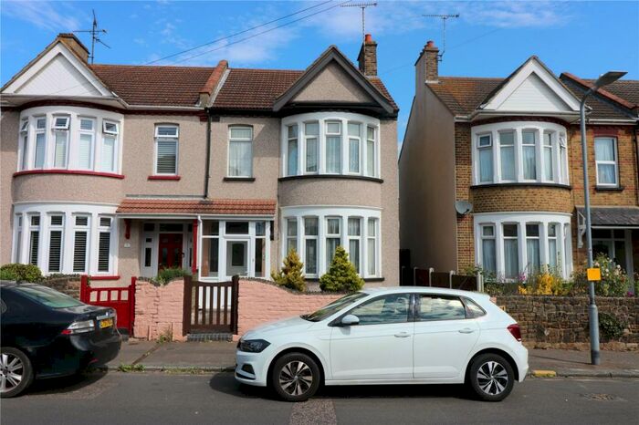 3 Bedroom Semi-Detached House To Rent In Oakhurst Road, Southend-on-Sea, Essex, SS2