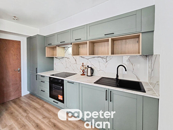 3 Bedroom Flat To Rent In St. Helens Avenue, Swansea, SA1