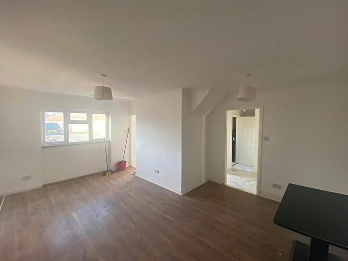 4 Bedroom Property To Rent In Winvale, Slough, Slough, SL1