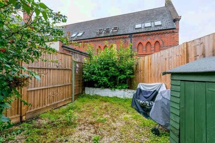 1 Bedroom Flat To Rent In Antrobus Road, Chiswick, London, W4