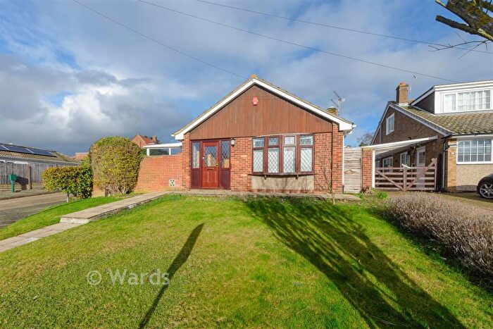 3 Bedroom Detached Bungalow For Sale In Istead Rise, Istead Rise, Kent, DA13