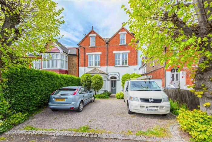 2 Bedroom Flat To Rent In Lambton Road, London, SW20