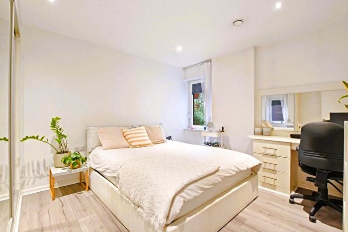2 Bedroom Apartment For Sale In The Saddler Building, Wharf Road, London, N1 - Photo 8
