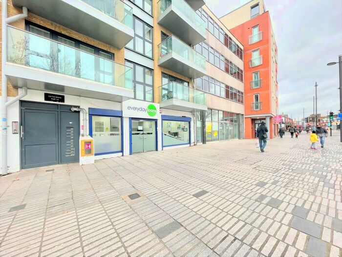 2 Bedroom Flat To Rent In The Grove, London E15