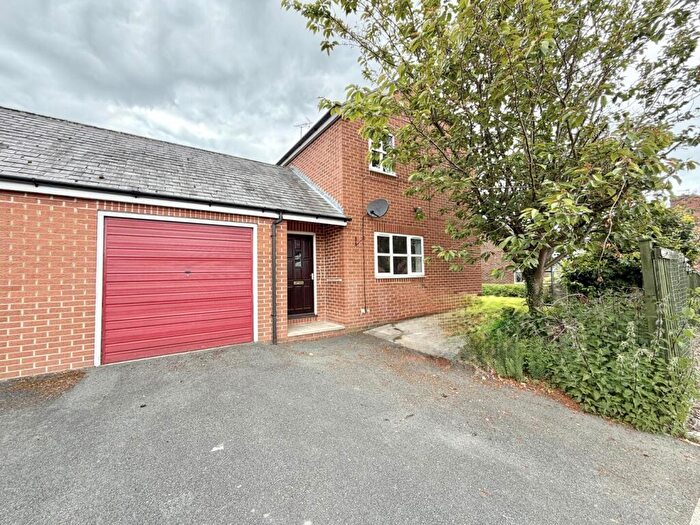 3 Bedroom Semi-Detached House For Sale In Whitehall Croft, Rothwell, Leeds, LS26