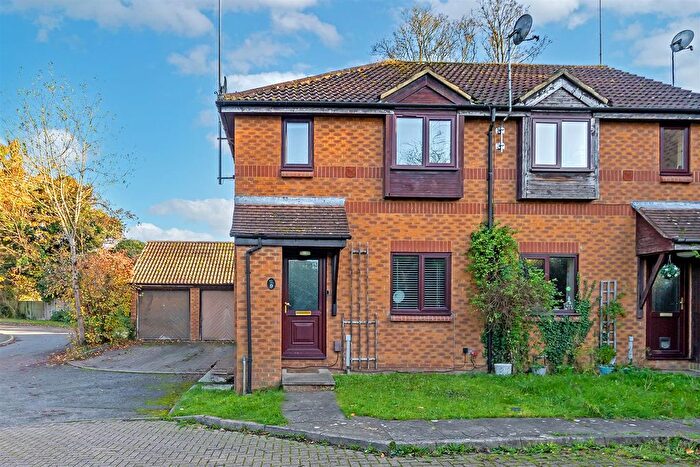 3 Bedroom Semi Detached House For Sale In Mercers Row, St Albans, AL1