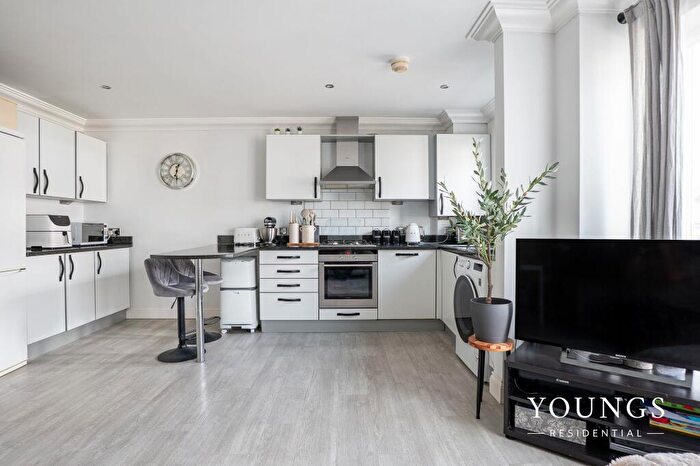 2 Bedroom Flat For Sale In Meadow Rise, Christopher Martin Place Meadow Rise, CM11
