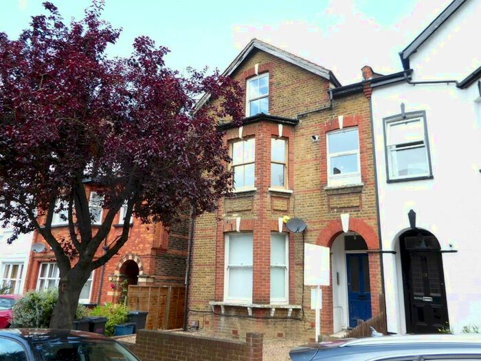 3 Bedroom Apartment To Rent In Mulgrave Road, East Croydon, CR0