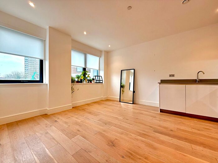 1 Bedroom Flat To Rent In Romney Place, Maidstone, ME15