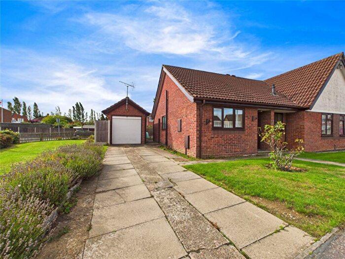 2 Bedroom Bungalow For Sale In Lea Close, Braintree, Essex, CM7