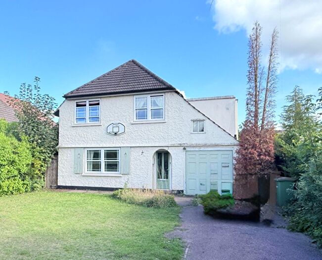 4 Bedroom Detached House For Sale In Links Road, Ashtead, KT21