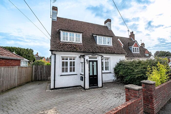 3 Bedroom Detached House For Sale In Charlton Road, Andover, SP10