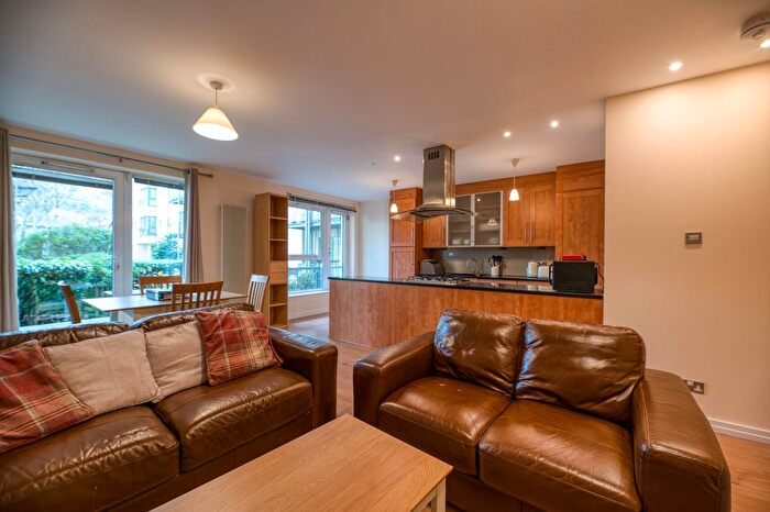 2 Bedroom Flat To Rent In Holyrood Road, Edinburgh, EH8