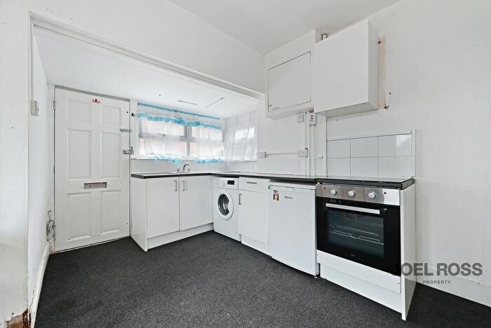 2 Bedroom Maisonette To Rent In Oakdale Avenue, Northwood, HA6