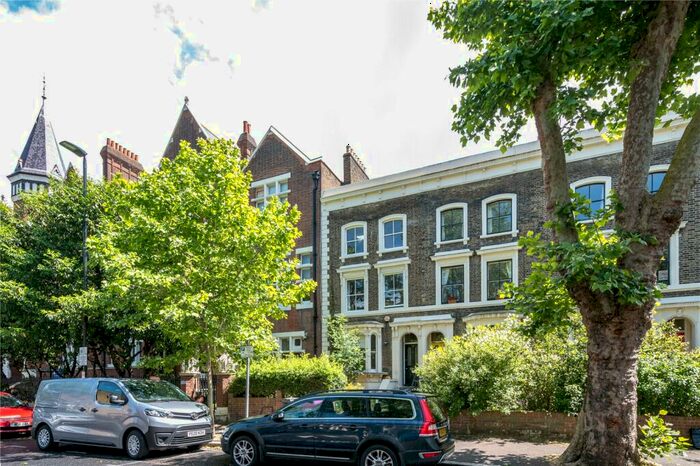 3 Bedroom Apartment To Rent In Approach Road, London, E2
